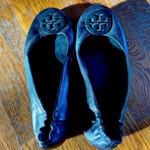 Tory Burch black leather flats size 10.